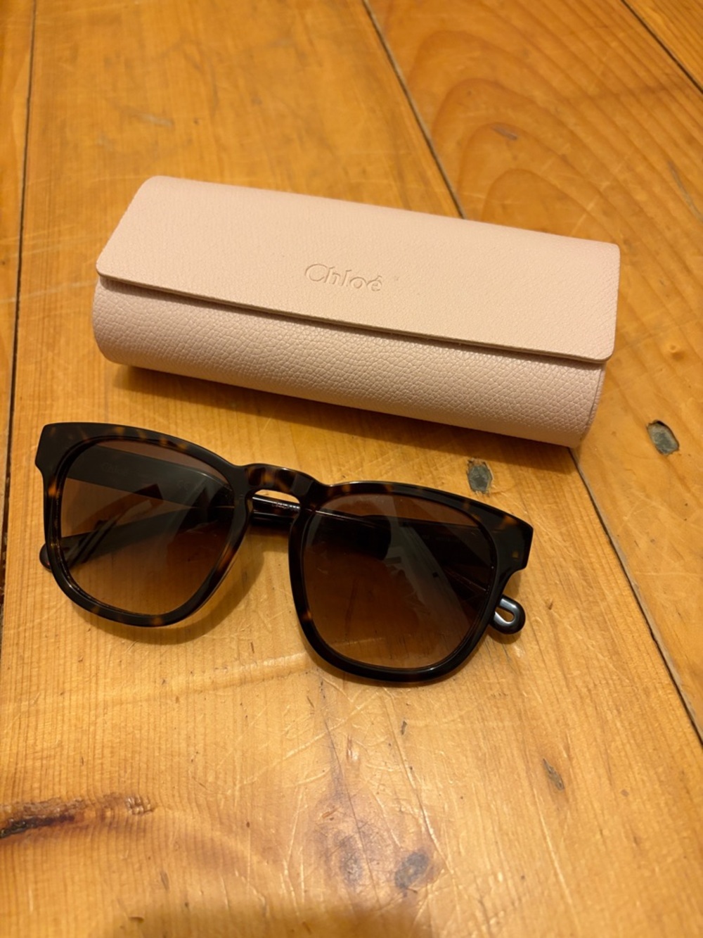 Chloé Tortoiseshell Frame Sunglasses with Brown Gradient Lenses